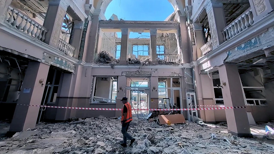 Der Bahnhof Lozova in der Region Charkiw (Ukraine) nach einem russischen Drohnenangriff in der Nacht vom 5. August 2025.