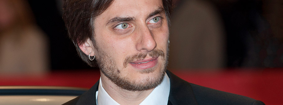 Der italienische Schauspieler Luca Marinelli spielt in dem Film die Rolle von Martin Eden.