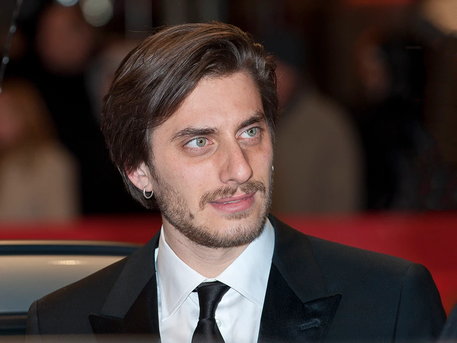 Der italienische Schauspieler Luca Marinelli spielt in dem Film die Rolle von Martin Eden.