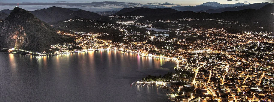 Lugano bei Nacht.