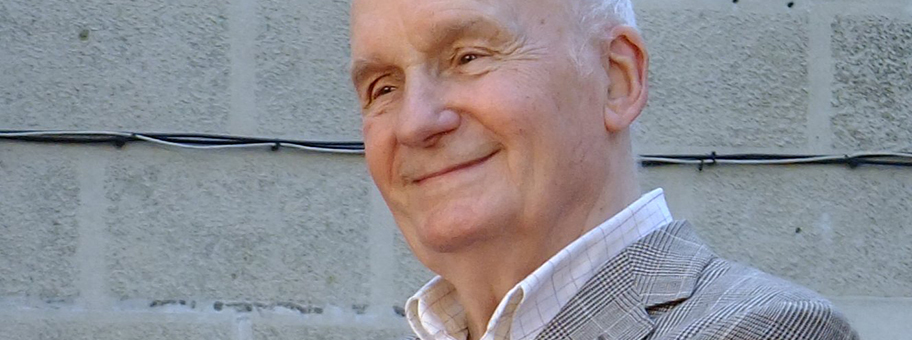Der französische Schauspieler Michel Bouquet spielt in Claude Chabrols Drama «Vor Einbruch der Nacht» den erfolgreichen Pariser Werbefachmann Charles Masson.