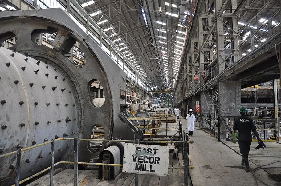 Erzmühlen von Glencore in der Aufbereitungsanlage des Kupferbergwerks Mopani in Mufulira, Sambia.