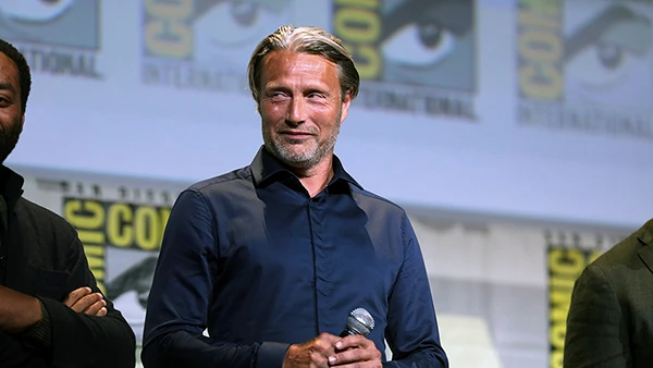 Mads Mikkelsen an der San Diego Comic Con, Juli 2016.