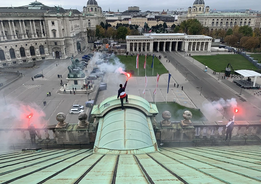 Das Aushängeschild der «Neuen Rechten», der Österreicher Martin Sellner, bei einer Aktion in Wien, Februar 2024.