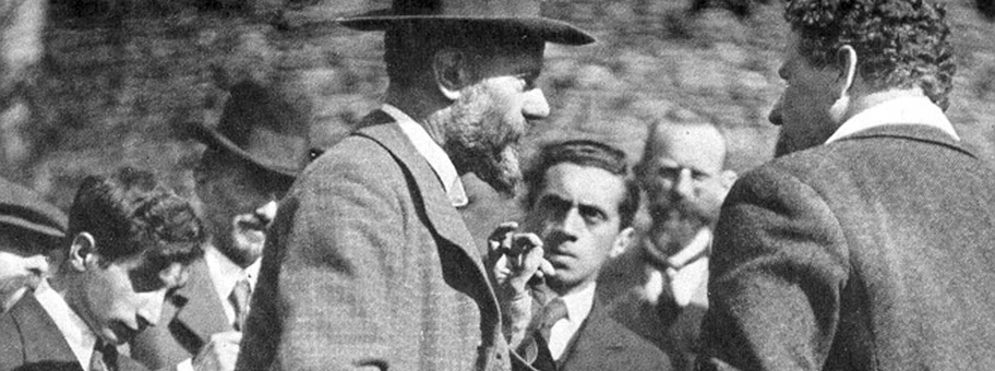 Max Weber auf der Lauenstein Tagung 1917. Im Hintergrund Ernst Toller.