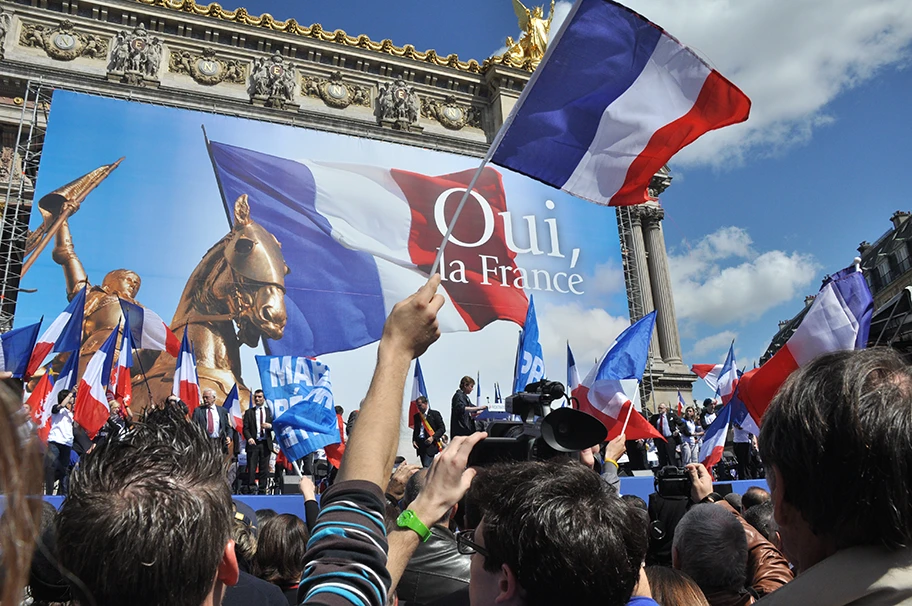 1. Mai-Feier der Front National vor der Opéra Garnier in Paris.