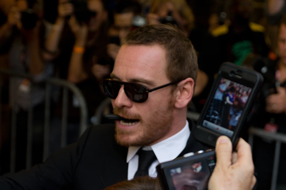 Michael Fassbender spielt in dem Neo-Western die Rolle des ehemaligen Kopfgeldjägers Silas.