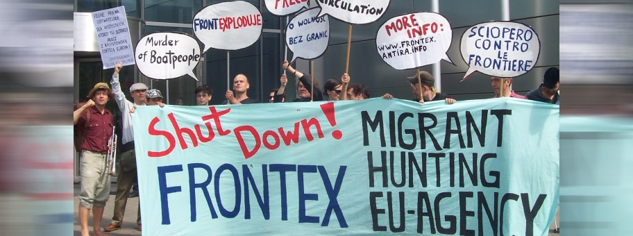 Migrant_hunting_EU_agency_-_Shut_Down_FRONTEX_Warsaw_2008_w.jpg