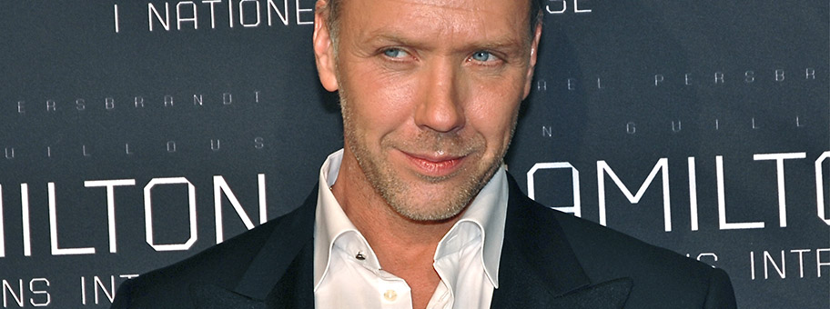 Der schwedische Schauspieler Mikael Persbrandt spielt in der Kommissar Beck-Reihe bis zur fünften Staffel die Rolle des Polizisten Gunvald Larsson.