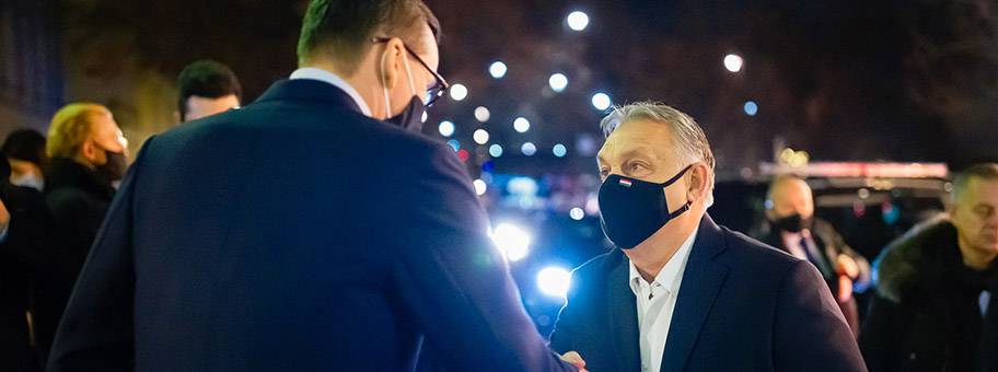 Der polnische Premierminister Mateusz Morawiecki (links) empfängt Viktor Orbán zu Gesprächen über Grenzsicherheit in Warschau, Dezember 2021.