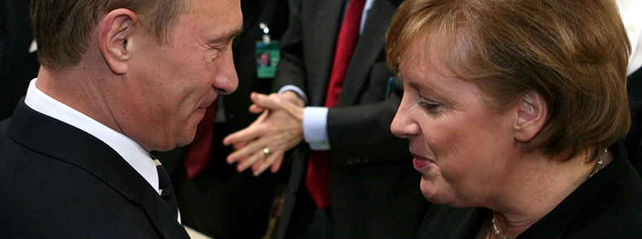 Zwei alte Freunde - Wladimir Putin und Angela Merkel während der 43. Münchner Sicherheitskonferenz im Februar 2007.