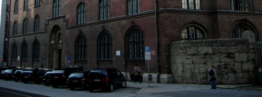 Ort des NSU-Prozesses - Gebäude des Bayerischen Oberlandesgericht in München.