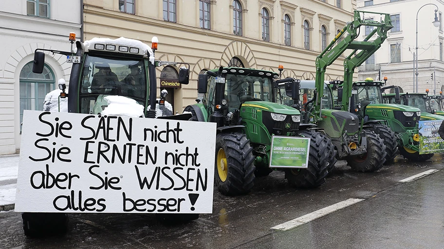 Bauernproteste in München auf dem Odeonsplatz am 8. januar 2023.