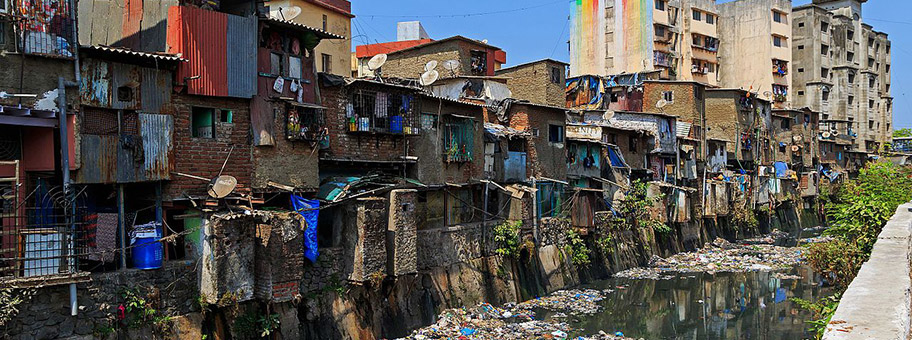 Mumbai_03-2016_52_Dharavi_near_Mahim_Junction_w.jpg