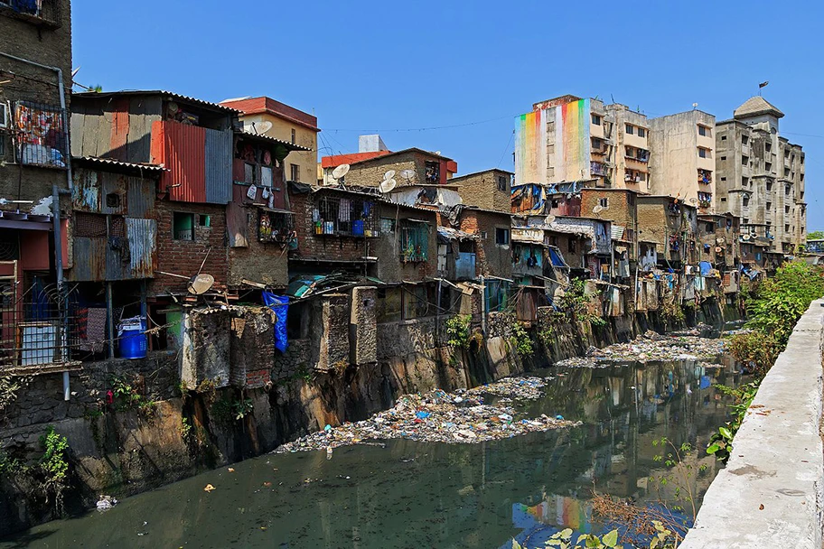 Mumbai_03-2016_52_Dharavi_near_Mahim_Junction_w.webp