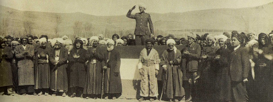 Bei der Gründung der KDP 1946 wurde Mustafa Barzani zum Präsidenten der Partei gewählt.