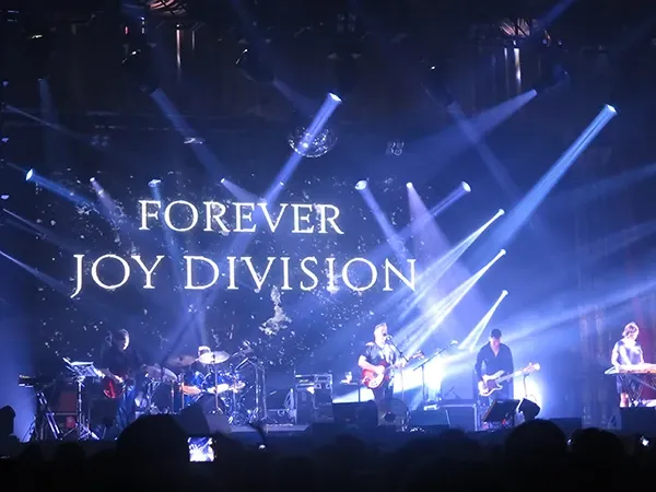 New Order im The Aragon in Chicago, 1. Juli 2014.