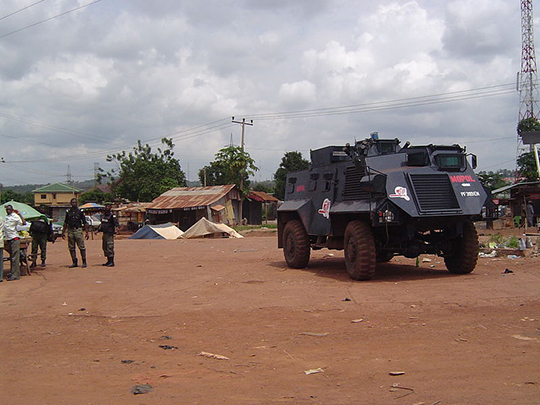 Nigerian_Mobile_Police_with_Vehicle_3a.jpg