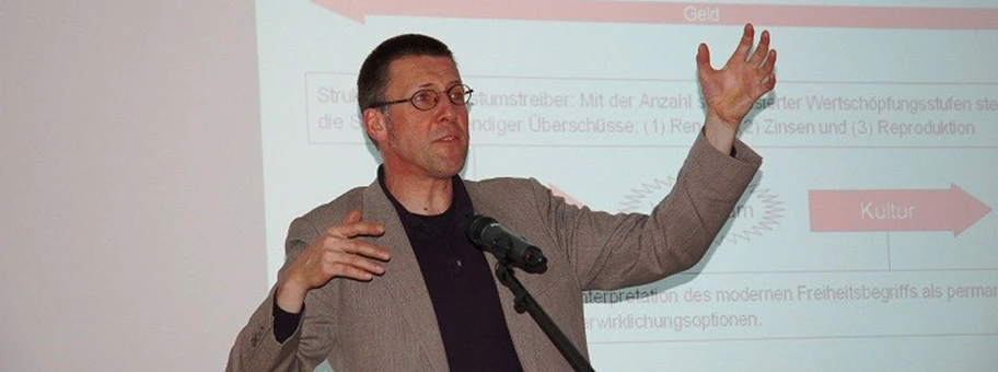 Podiumsdiskussion zum Thema «Geld und BNE» mit Nico Paech an der Universität Oldenburg.