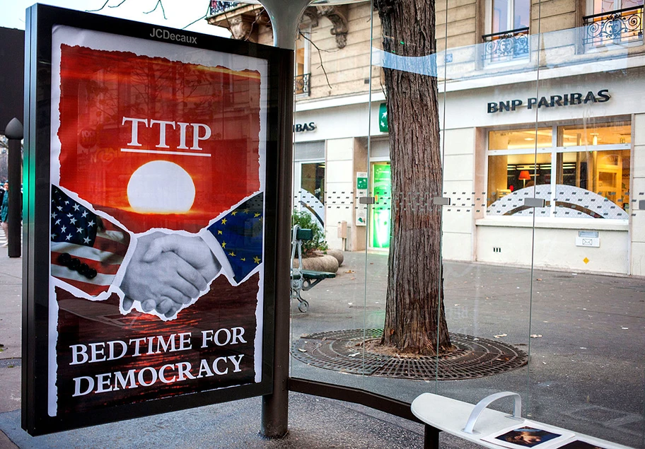 Indem das TTIP-Abkommen Investitionen in der EU und den USA wieder attraktiver macht und afrikanische UnternehmerInnen von diesen Handelsvorteilen ausschliesst, verlieren afrikanische Ökonomien an Wettbewerbsfähigkeit und Entwicklungschancen.