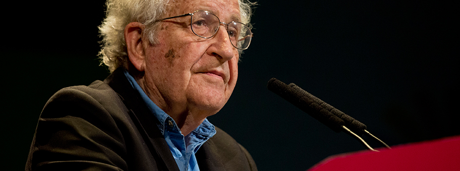 Noam Chomsky am 12. März 2015 an einem Kongress in Buenos Aires, Argentinien.