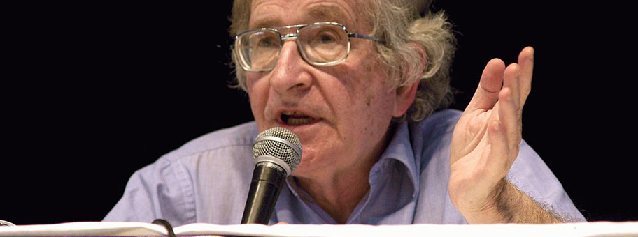 Noam Chomsky am Welt Sozial Forum 2003.