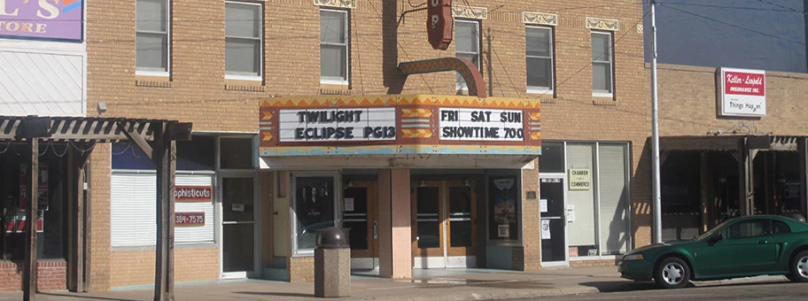 Twilight im Northrup Theater, Syracuse, Kansas.