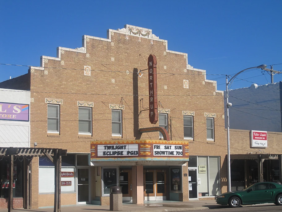 Twilight im Northrup Theater, Syracuse, Kansas.