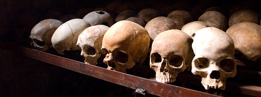 Crânes. Mémorial de Nyamata, Rwanda.