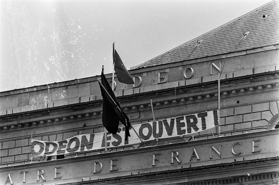 Le théâtre de l'Odéon, occupé par des étudiants et des artistes en mai 1968.