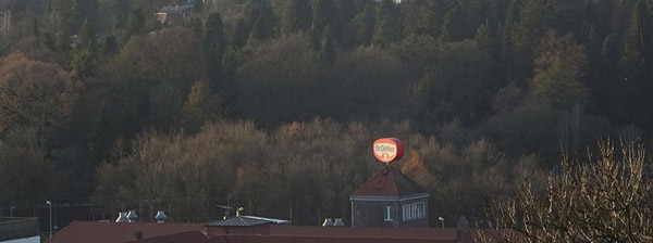 Bild von der Konzernzentrale von Oetker in Bielefeld von der Sparrenburg aus fotografiert, Dezember 2020.