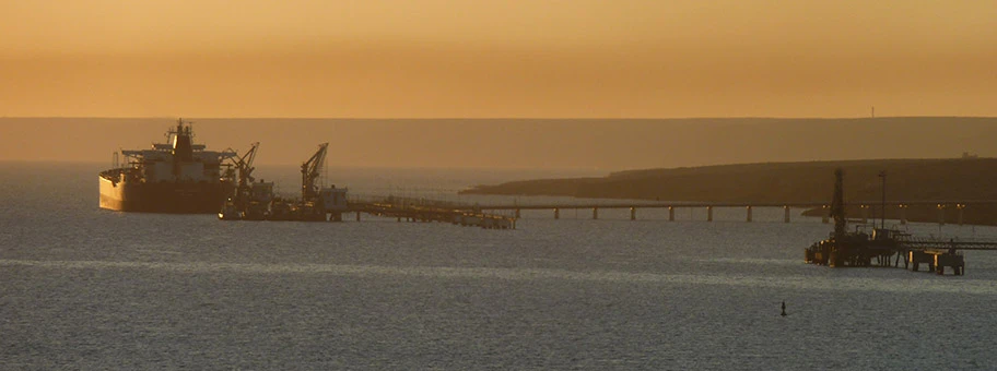 Terminal mit Pipeline in Tobruk, Libyen.