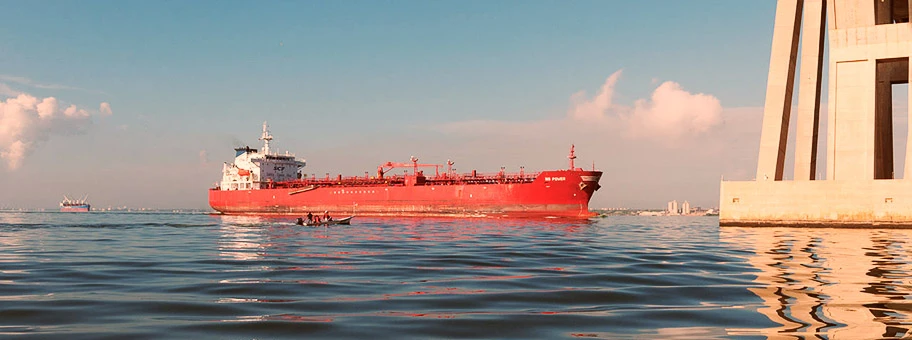 Öltanker auf dem Maracaibo See, Veuezuela.
