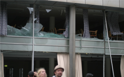 Das Regierungsviertel in Oslo kurz nach dem Bombenanschlag von Anders Breivik am 22. Juli 2011.