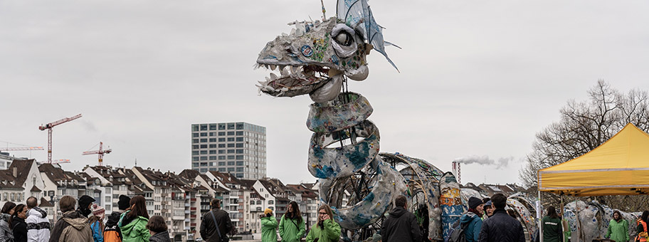 Das NestléPlastikmonster in Basel.