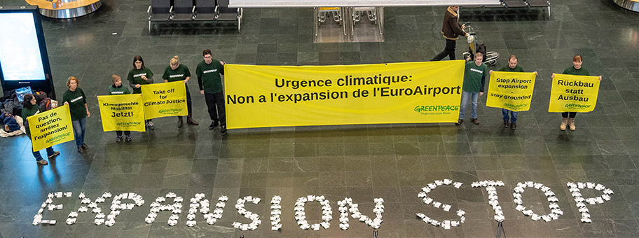 Protest im Flughafen Basel, 9. Januar 2020.