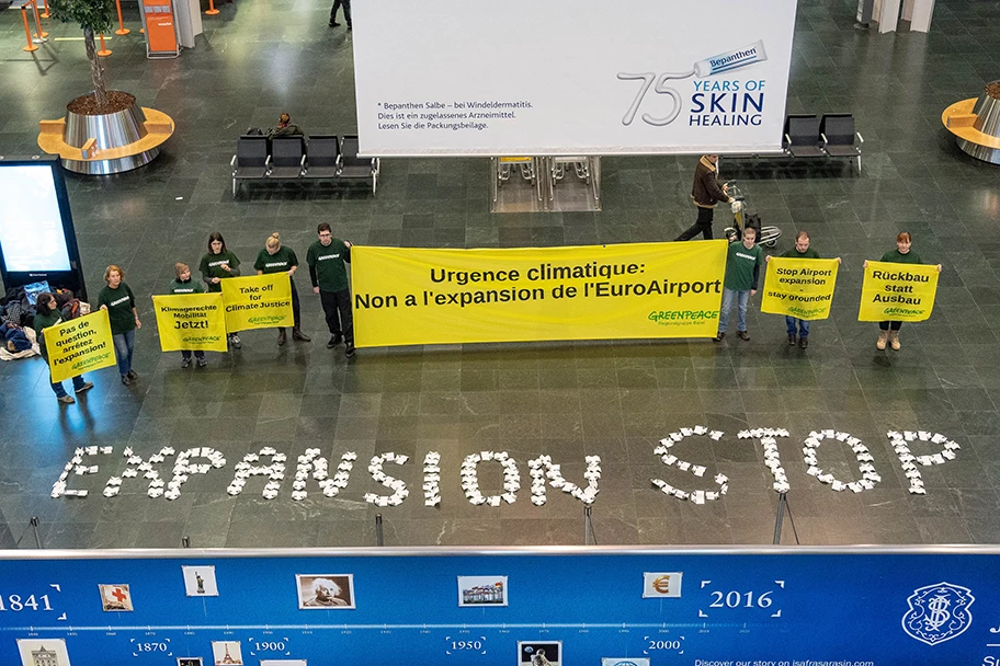 Protest im Flughafen Basel, 9. Januar 2020.