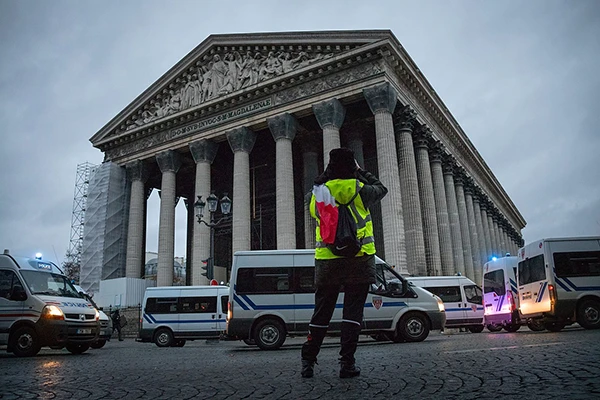 Paris, 8. Dezember 2018 - Gilets jaunes "acte 4", Place de la Madeleine.