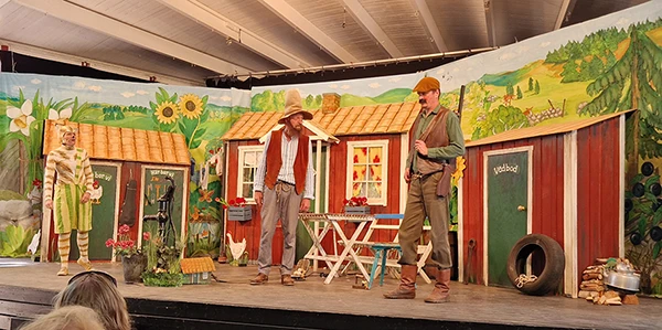 Pettersson und Findus Theatervorstellung in Schweden, 9. Juli 2023.