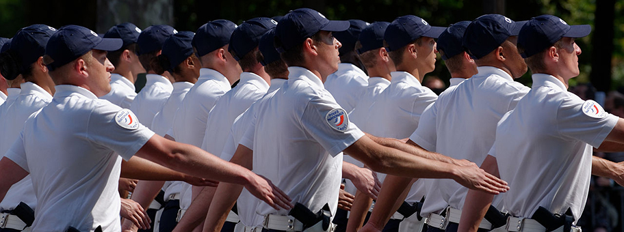 Polizeikadetten des «College of Rouen-Oissel» bei einer Parade auf der Champs-Élysées in Paris, Juli 2013.