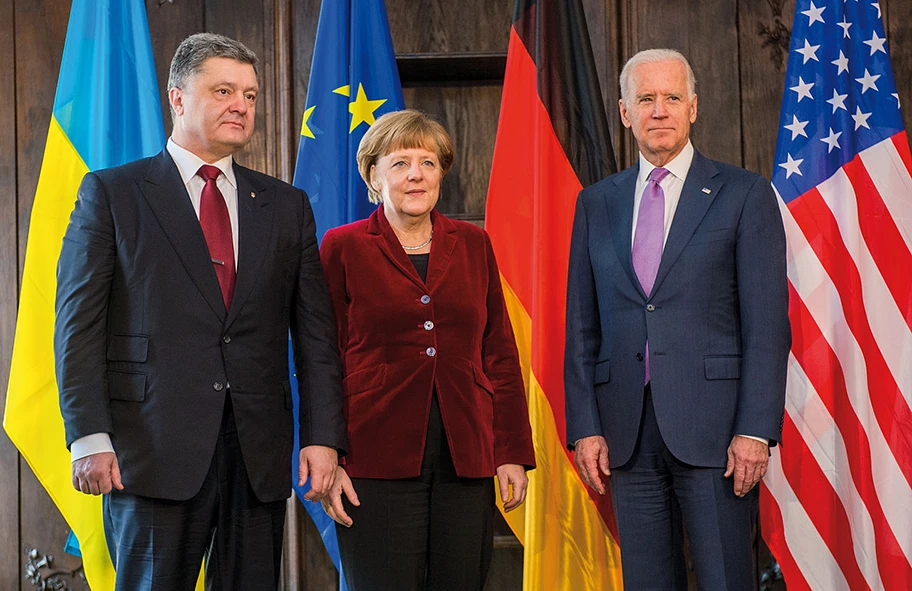 Petro Poroschenko, Angela Merkel und Joe Biden an der 51. Münchner Sicherheitskonferenz 2015.