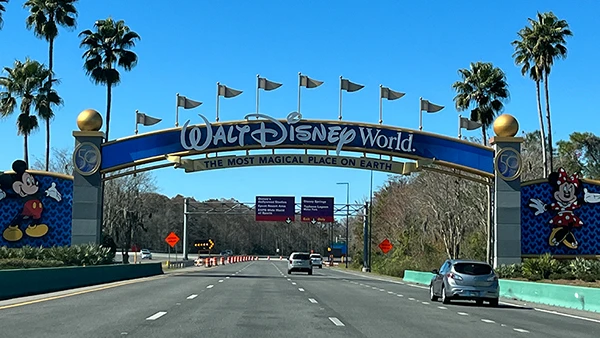 Einfahrt ins Walt Disney World Resort in Orlando, Florida.