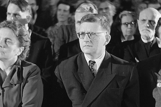 Dmitri Dmitrijewitsch Schostakowitsch im Publikum an der Bachfeier am 28. Juli 1950.