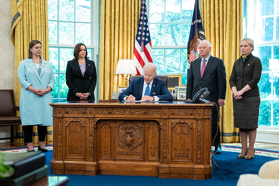 Joe Biden mit seinem Staff im Weissen Haus, Mai 2022.