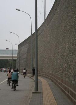 Prison_wall_in_Chengdu_China_2.jpg