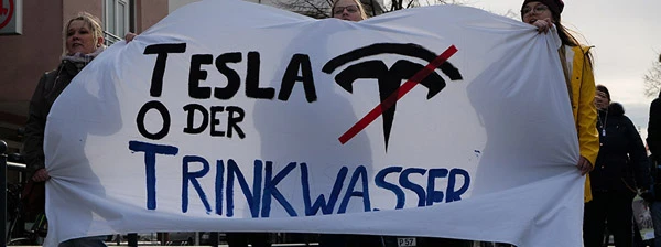 Demonstration gegen die Tesla Gigafactory Grünheide am 22. Februar 2020 in Erkner.