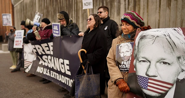 Solidaritätskundgebung für Julian Assange vor dem Hochsicherheitsgefängnis Belmarsh in London, Januar 2022.