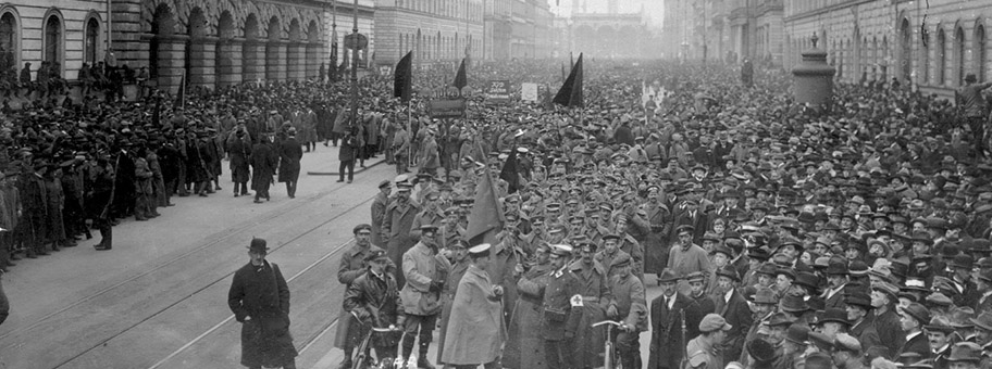 Demonstration von Anhängern der Räterepublik am 22. April 1919 in München.