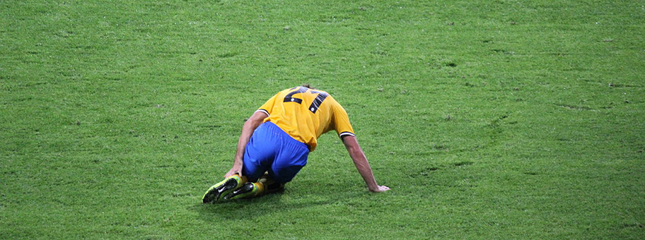 Die Erotik des Spiels verunglückt allzu oft an der Neurotik des Fouls. Das aktuelle Soccer lässt die Körperverletzung als Kollateralschaden durchgehen.