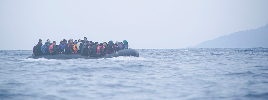 Flüchtlinge beim Überqueren des Mittelmeers.
